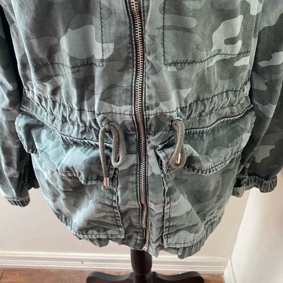 Old Navy Camo Jacket sz Large - Picture 7 of 12